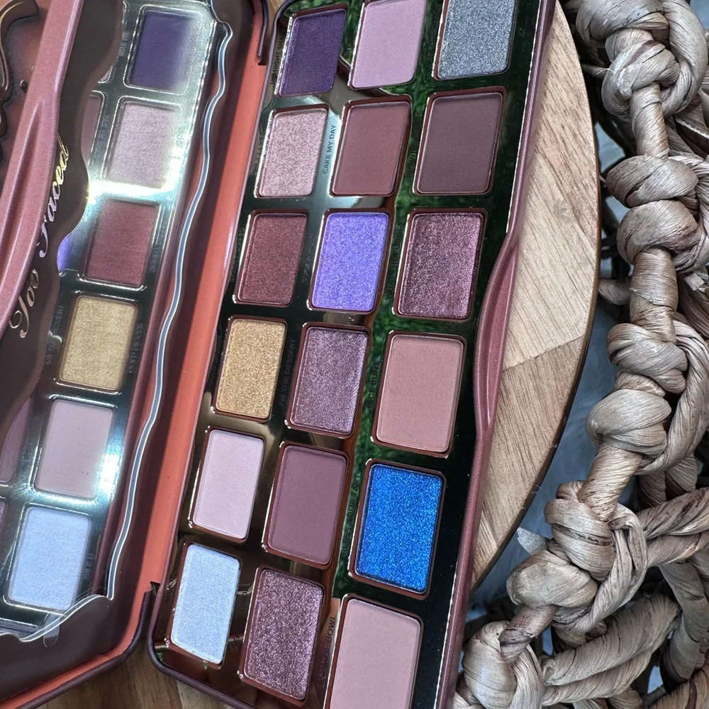 New in‎ box Too Faced better than chocolate eyeshadow pallet